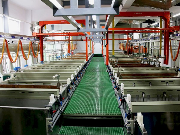 龍門式陽極氧化生產(chǎn)線 龍門式陽極氧化生產(chǎn)線