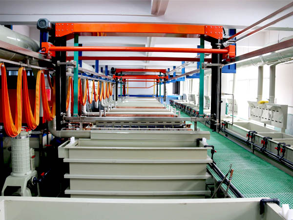 龍門式陽(yáng)極氧化生產(chǎn)線 龍門式陽(yáng)極氧化生產(chǎn)線